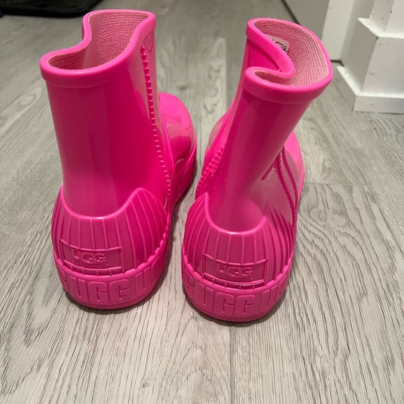 Ugg waterproof winter boots - Picture 3 of 3